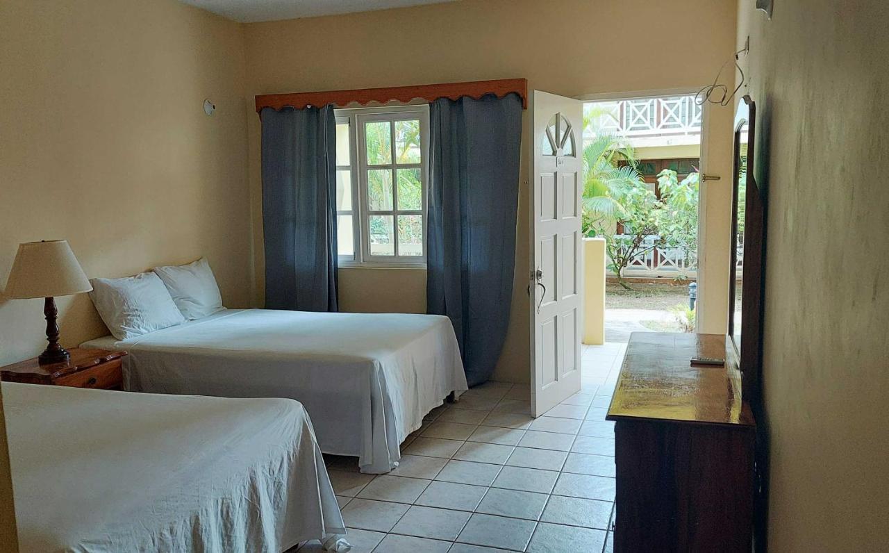 Yellow Bird Sea Negril Exterior photo